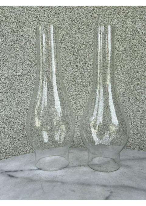 Žibalinės lempos gaubtai, stiklai. 2 vnt. Aukštis 25, apatinis skersmuo 6 cm ir 6,5 cm. Kaina po 23