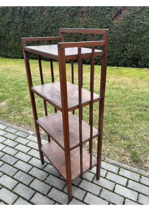 Etažerė ąžuolinė, lietuviška, antikvarinė. Rasta Kaune. Kaina 93