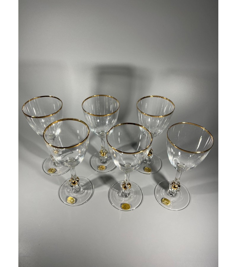 Taurės krištolinės, vintažinės Bohemia Glass Made in Czechoslovakia. Aukštis 17 cm. Talpa 180 ml. 6 vnt. Kaina 83 už visas.