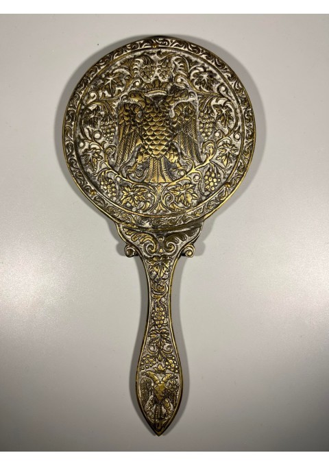 Veidrodėlis su rankena antikvarinis. Veidrodis puoštas bronza bei Imperatoriaus ereliu. Kaina 68