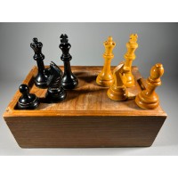 Šachmatai mediniai, medinėje dėžutėje, vintažiniai. Kaina 48