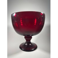 Vaza, taurė antikvarinė, raudono stiklo. Kaina 18