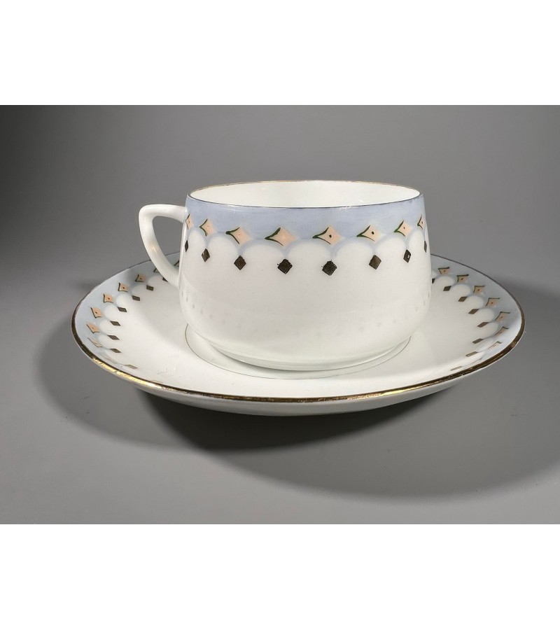Puodelis su lėkštute porcelianiniai, antikvariniai Silesia 1900-1920 m. 4 vnt. Puodelio talpa 140 ml. Kaina po 18