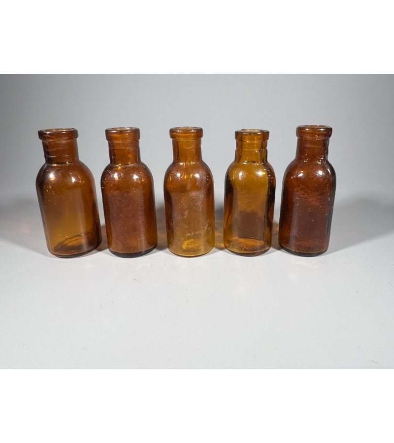 Buteliukai vaistinės, vaistų antikvariniai rudo stiklo.