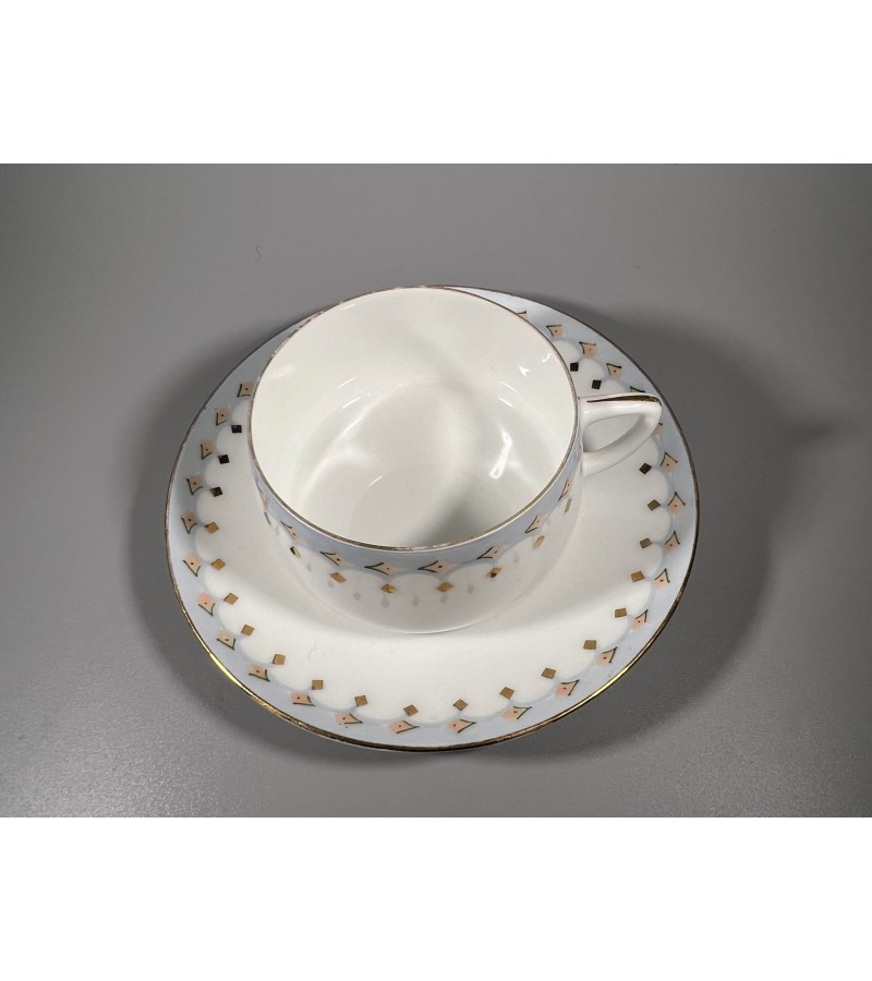 Puodelis su lėkštute porcelianiniai, antikvariniai Silesia 1900-1920 m. 6 vnt. Puodelio talpa 140 ml. Kaina po 18