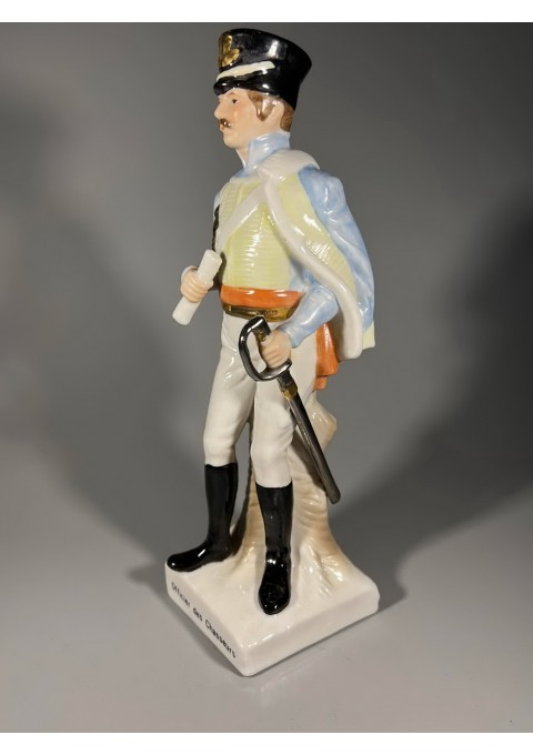 Statulėlė porcelianinė kariška Officier des Chasseurs. Kaina 43