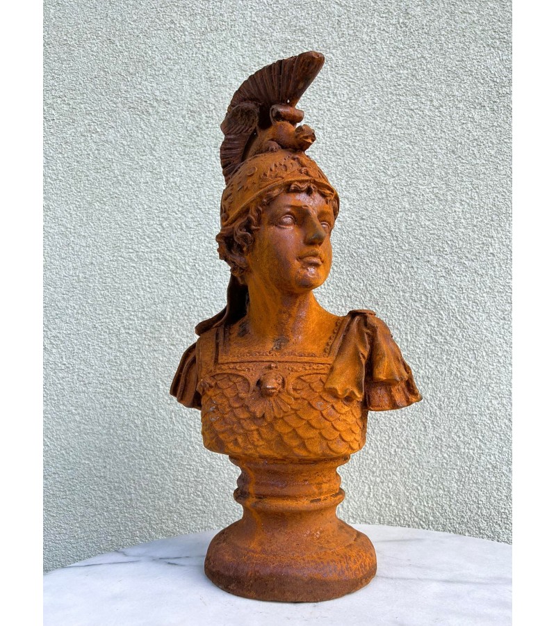 Biustas, klasikinė graikų statula, skulptūra, statulėlė Legionierius, ketaus, špižinis, Rusty style. Svoris 11.5 kg. Kaina 193