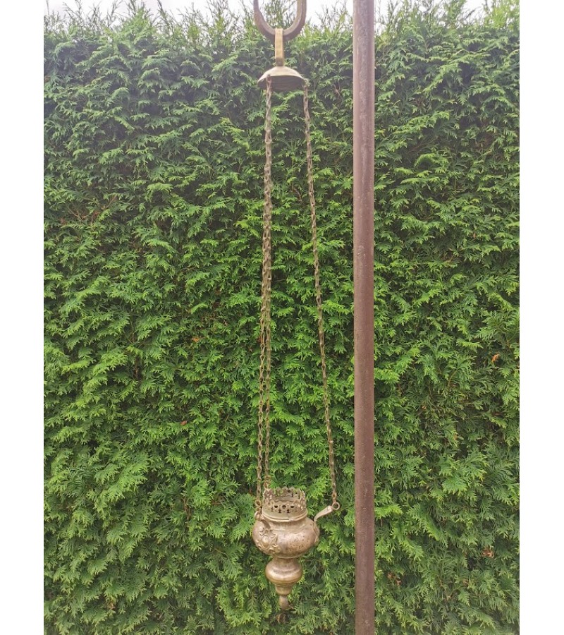 Lampada, (Лампа́да, icon lamp), religinė lempa, antikvarinė. Ilgis viso 100 cm. Kaina 183