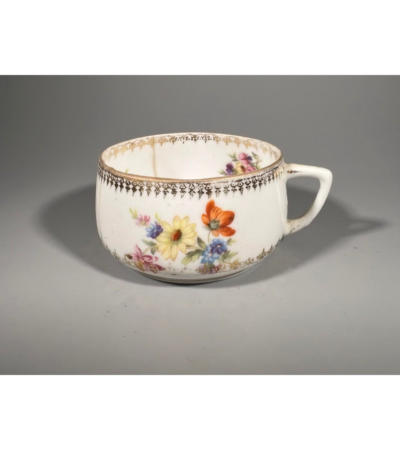 Puodelis porcelianinis, antikvarinis, tapytas Gardner fabrikas, Гарднер. 1830-1870 m. Talpa 90 ml. Kaina 23