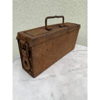 Šovinių dėžė vokiška, metalinė, II PK laikų, Vokietija. Originalas. Kaina 58