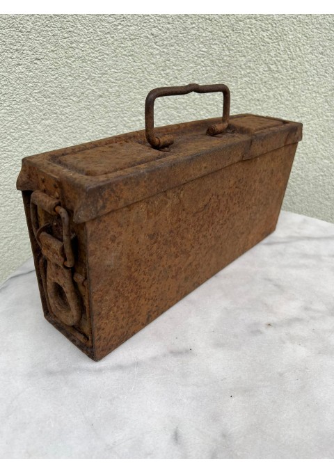 Šovinių dėžė vokiška, metalinė, II PK laikų, Vokietija. Originalas. Kaina 58