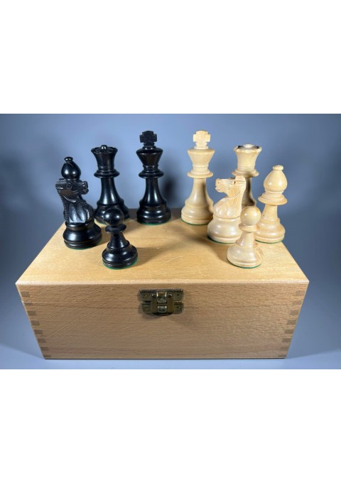 Šachmatai mediniai, medinėje dėžutėje, vintažiniai. Vokietija. Kaina 53