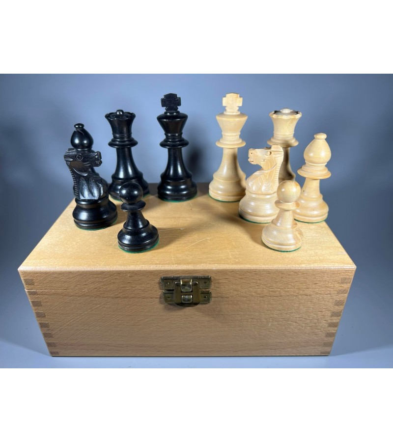 Šachmatai mediniai, medinėje dėžutėje, vintažiniai. Vokietija. Kaina 53