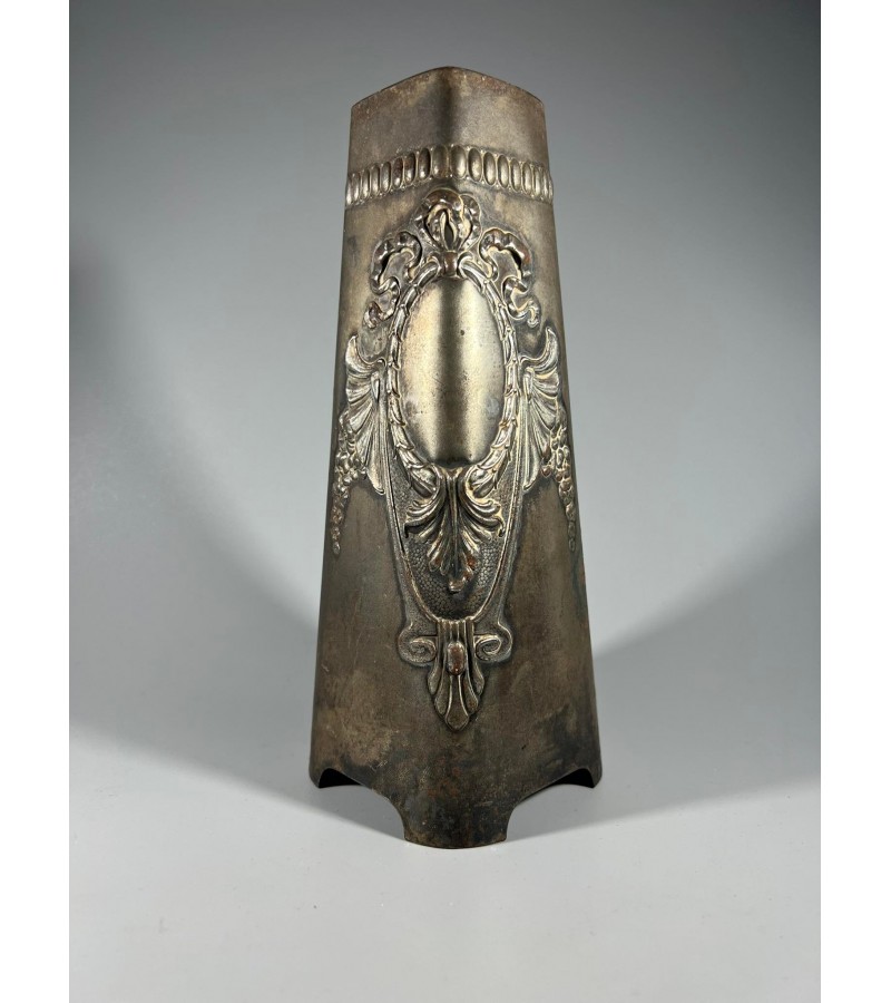 Vaza, Vazelė Art Nouveau stiliaus, antikvarinė, metalinė. Kaina 38