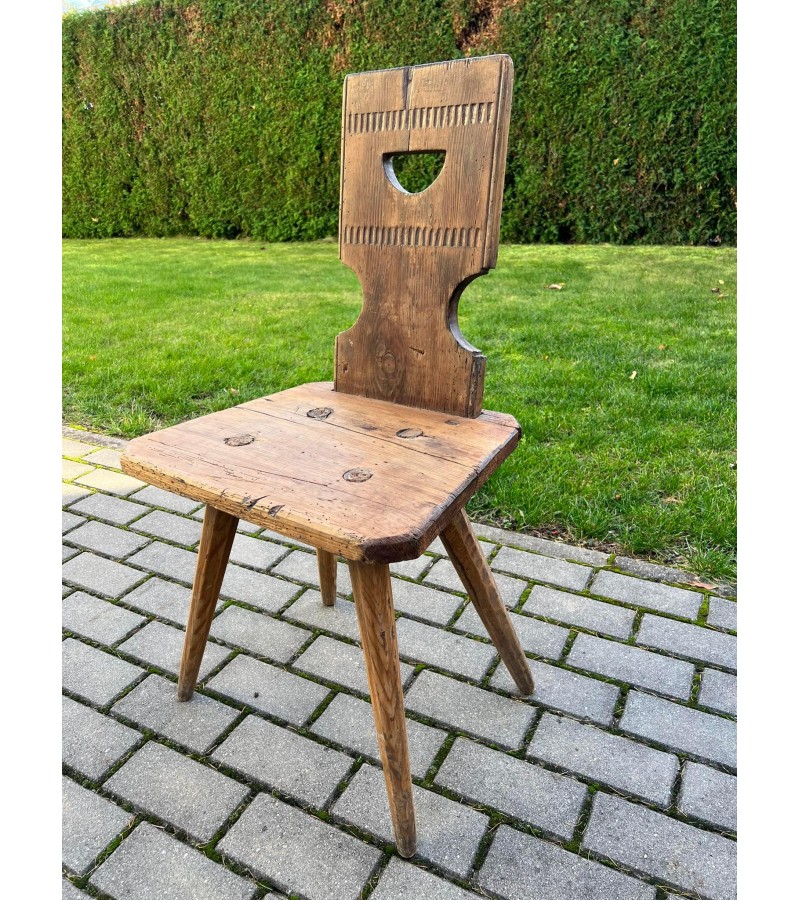 Kėdė antikvarinė, etnografinė Suvalkija. Kaina 128