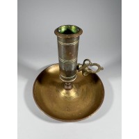 Žvakidė bronzinė, antikvarinė, reguliuojamo žvakės aukščio. Svoris 400 g. Kaina 28