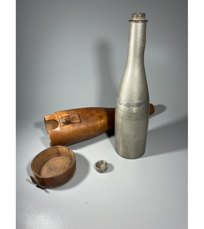 Parakine, butelis parakui ar pan. odiniame dėkle, antikvarinis. Kaina 138