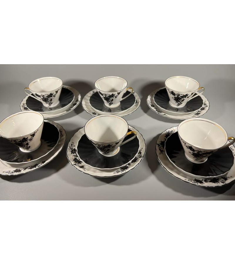 Puodeliai kaulinio porceliano su dviem lėkštutėmis, Rygos porceliano fabriko, RPR, tarybinių laikų. 6 vnt. Talpa 80 ml., espresso. Kaina po 12