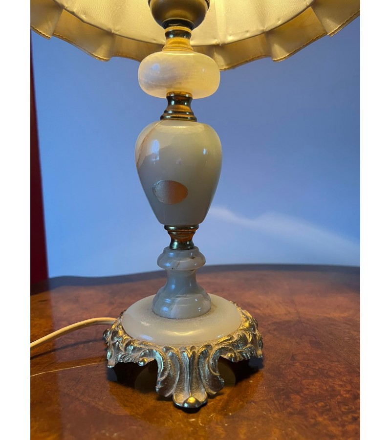 Šviestuvas stalinis, naktinė lempa su oniksu, vintažinė. Made in Italy. Aukštis 40 cm. Kaina 43