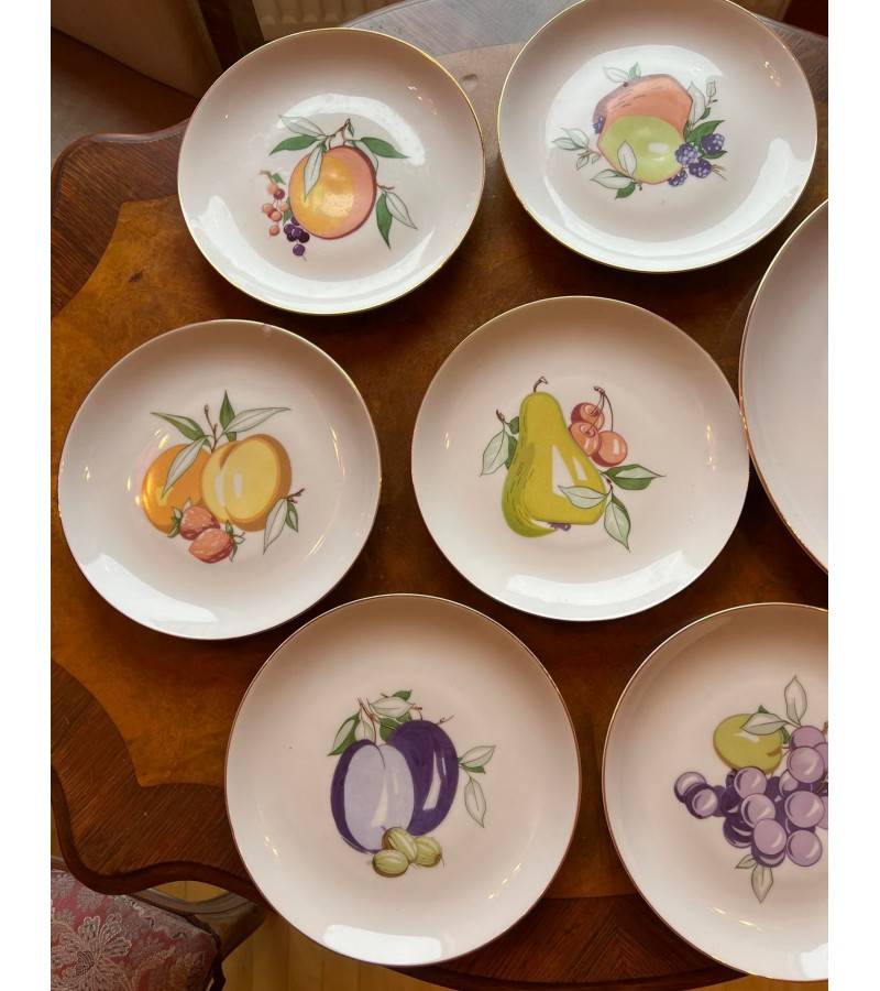 Lėkštės porcelianinės su stilizuotais vaisiais. 7 vnt. Kaina 43 už visas.