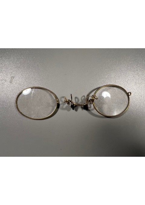 Pensne akiniai antikvariniai, auksuoti, su defektu. Stiklai švarūs. Kaina 12