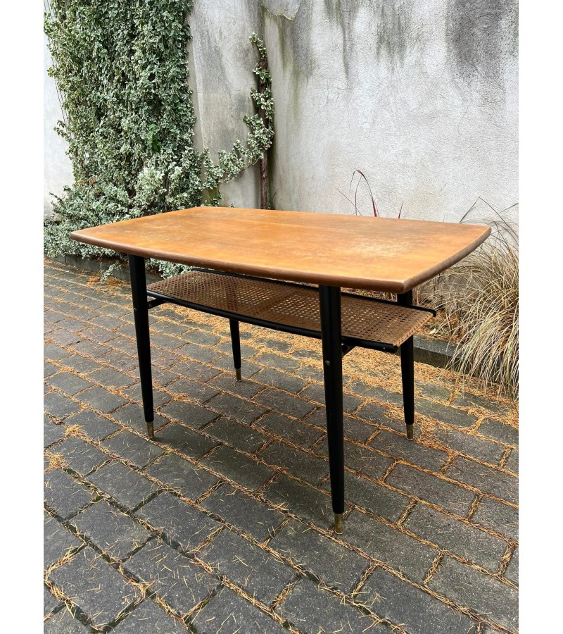 Stalas Mid-century modern stiliaus, skandinaviškas, kavos staliukas, lengvas ir patogus. Kaina 98