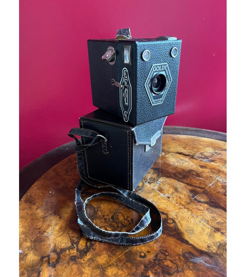 Fotoaparatas antikvarinis su dėklu Goldy 6x9 Box Camera Avec Menisque Made in France. 1947 m. Kaina 53