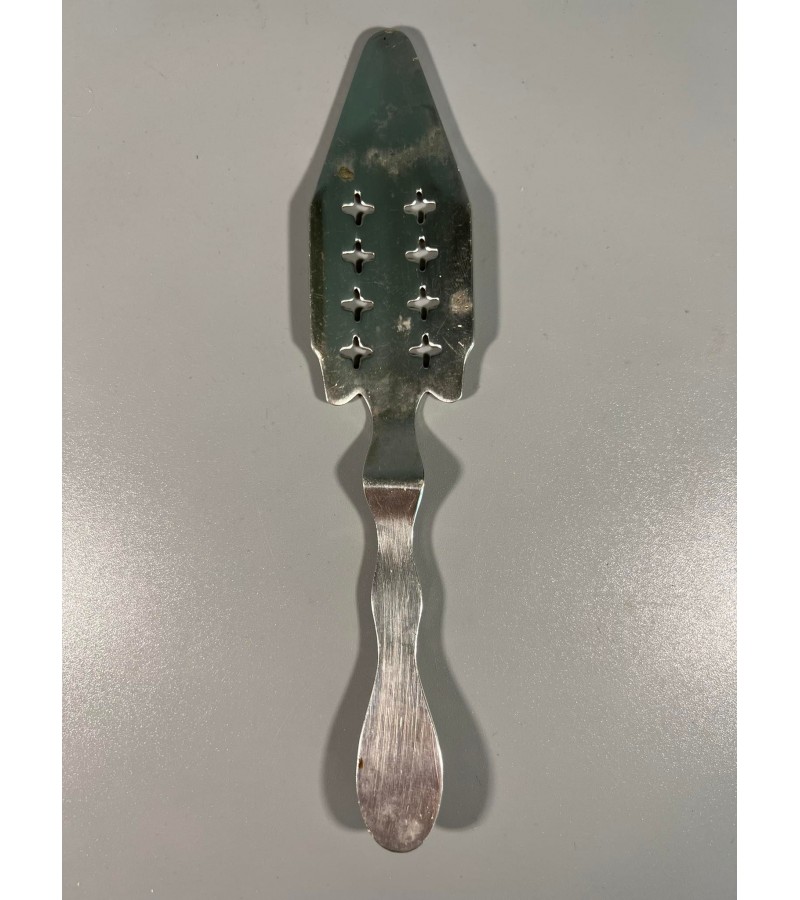 Absento šauštas (Absinthe spoon) sidabrinis, antikvarinis. Svoris 31 g. Kaina 63