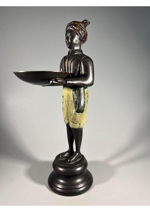 Statulėlė bronzinė, antikvarinė Tarnas su turbanu. Svoris 1,2 kg.  Kaina 128