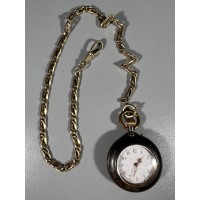 Laikrodis kišeninis, antikvarinis su auksuota grandinėle, moteriškas. Veikiantis. Monograma. Kaina 127