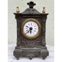 Laikrodis, žadintuvas antikvarinis porcelianiniu ciferblatu, alaviniu korpusu. Prancūzija. Veikiantis. Kaina 87