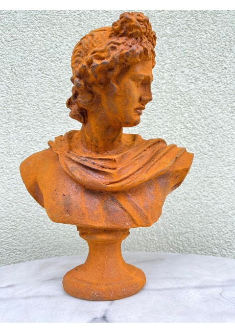 Biustas, klasikinė graikų statula, skulptūra, statulėlė Apolonas, ketaus, špižinis, rusty style. Svoris 5,1 kg. Kaina 168
