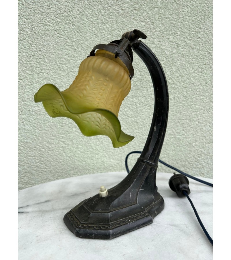 Šviestuvas, stalinė lempa antikvarinė, Secesijos stiliaus. Veikianti. Kaina 158