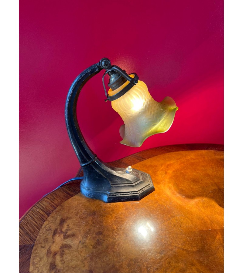 Šviestuvas, stalinė lempa antikvarinė, Secesijos stiliaus. Veikianti. Kaina 158