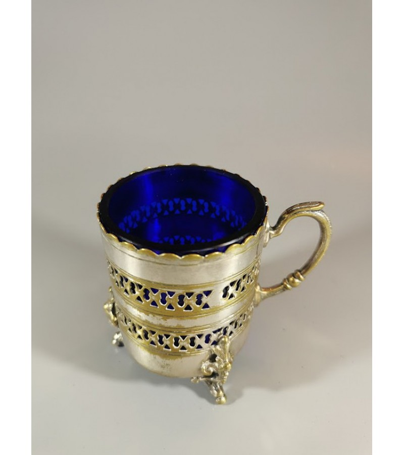 Indas su rankena, padažinė, antikvarinis, metalinis su mėlynos spalvos stiklu. Kaina 36
