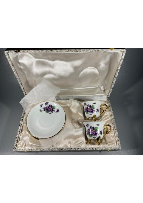 Puodeliai su lėkštutėmis porcelianiniai originalioje dovanų dėžutėje Limoges France. Kaina 53 už viską