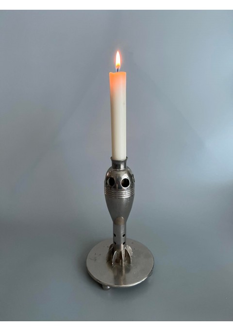 Žvakidė karine, militaristine tema. Metalinė, nikeliuota. Svoris 1 kg. Kaina 36