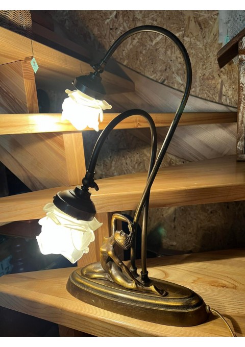 Lempa, naktinis stalinis šviestuvas, moters figūra, Art Deco stiliaus. Veikianti. Regiliuojama apžvietimo kryptis. Kaina 127