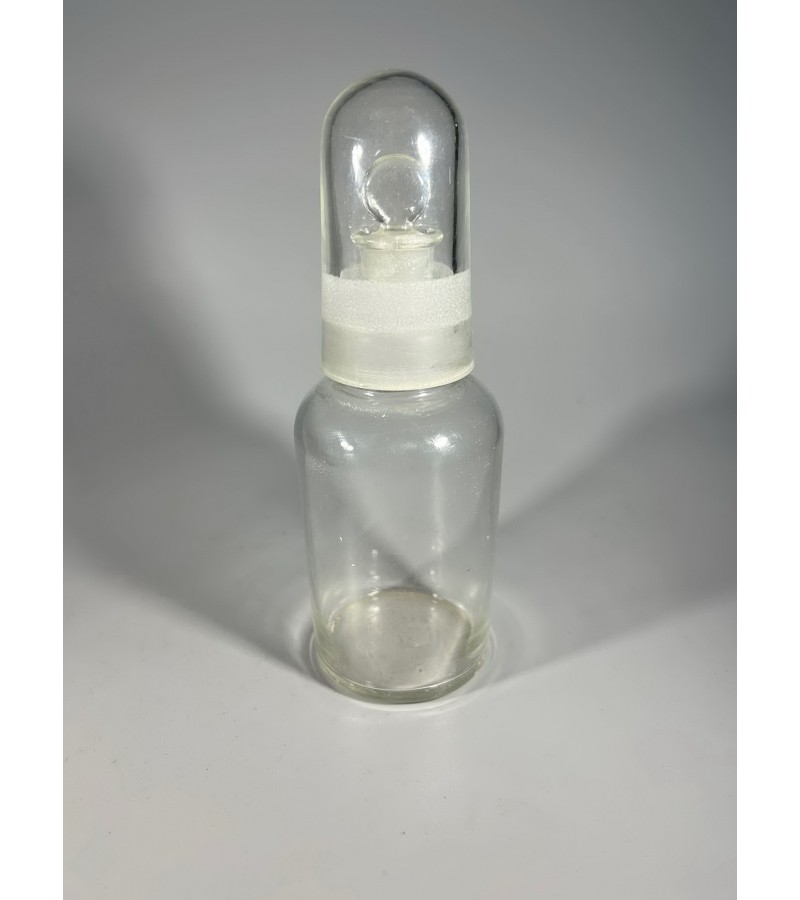 Butelis antikvarinis medicininis, vaistinės, vaistų su sandariu kamščiu ir taurele. Kaina 28