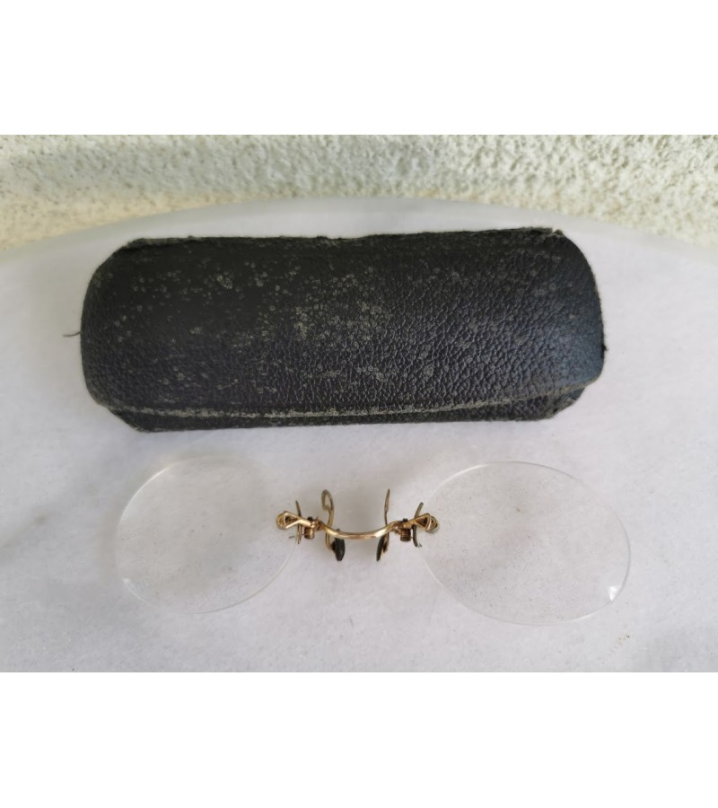 Pensne akiniai antikvariniai, auksuoti, dėžutėje. Kaina 68