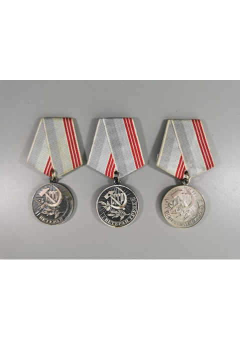 Medaliai Darbo veteranas, tarybiniai, sovietinių laikų. 3 vnt. Kaina po 8. PARDUOTAS TREČIAS