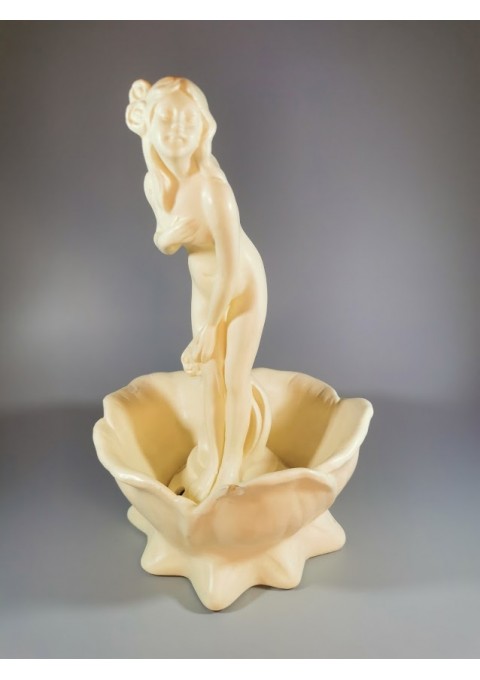 Vaza Besiprausianti moteris. Keramika. Kaina 53
