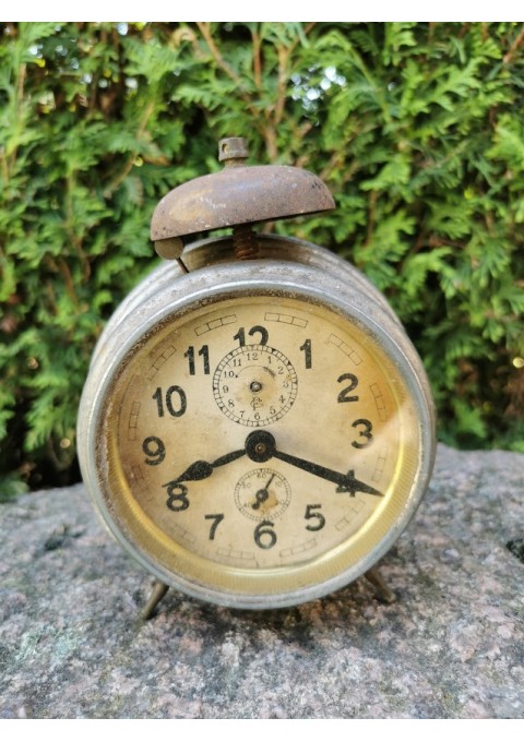 Laikrodis antikvarinis, tarpukario laikų. Kaina 18