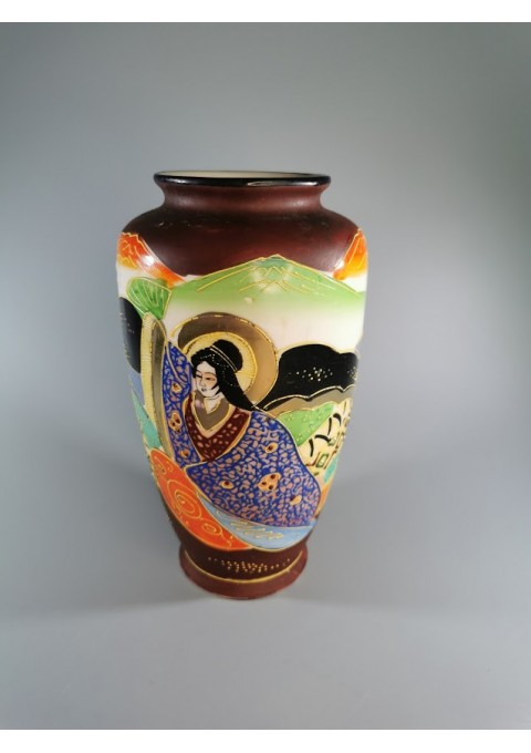 Vazelė Satsuma porcelianinė, japoniška, antikvarinė. Kaina 28