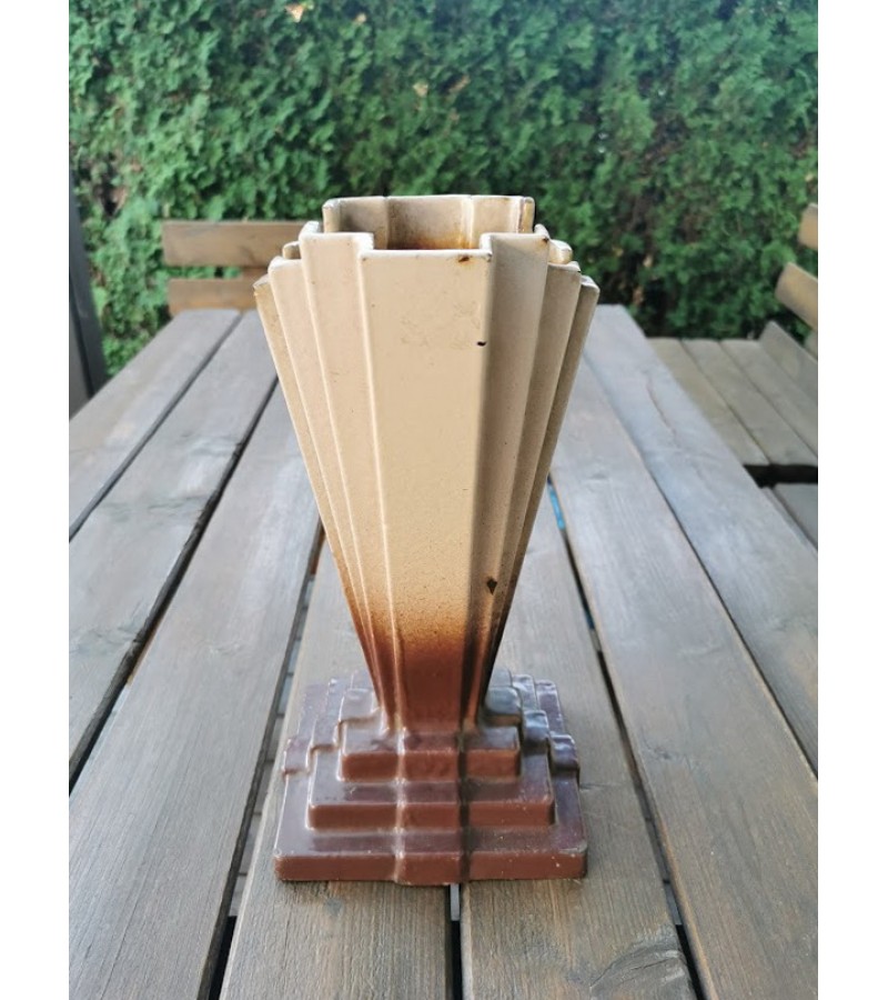 Vaza Art Deco, ketaus (špižinė), antikvarinė. Kaina 62