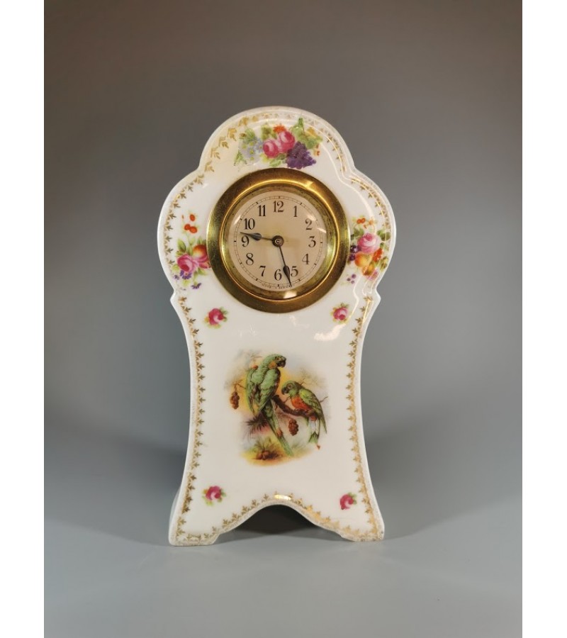 Laikrodis porcelianinis, antikvarinis. Veikiantis, patikrintas laikrodininko. Kaina 52