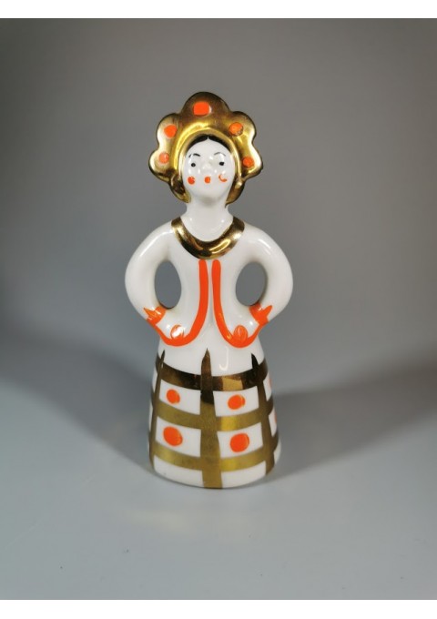 Statulėlė porcelianinė Mergina. taybinių laikų Dulevo porceliano fabrikas. Kaina 32