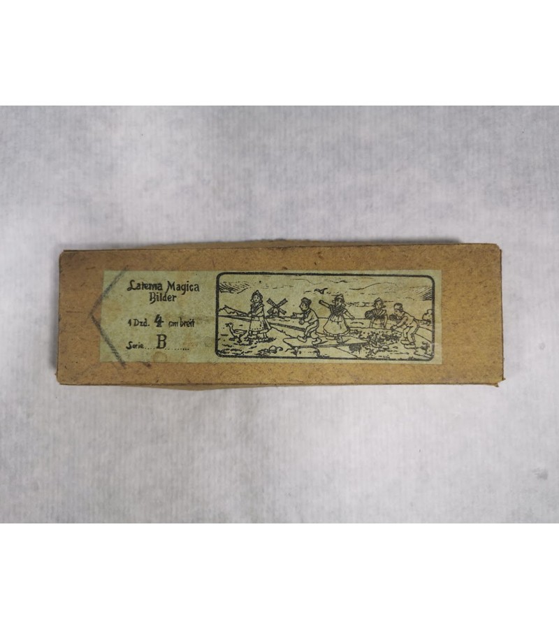 Skaidrės antikvarinės stiklinėje dėžutėje apie 1890 m. 12 vnt.  