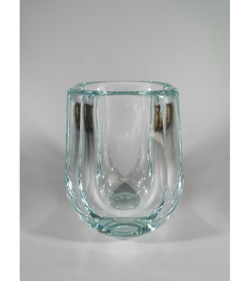 Vaza storo presuoto stiklo, Mid-century modern stiliaus. Autorinė. Svoris 1,2 kg. Kaina 33