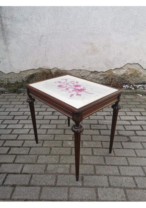 Staliukas keraminiu stalviršiu, restauruotas, kavos staliukas. Kaina 138